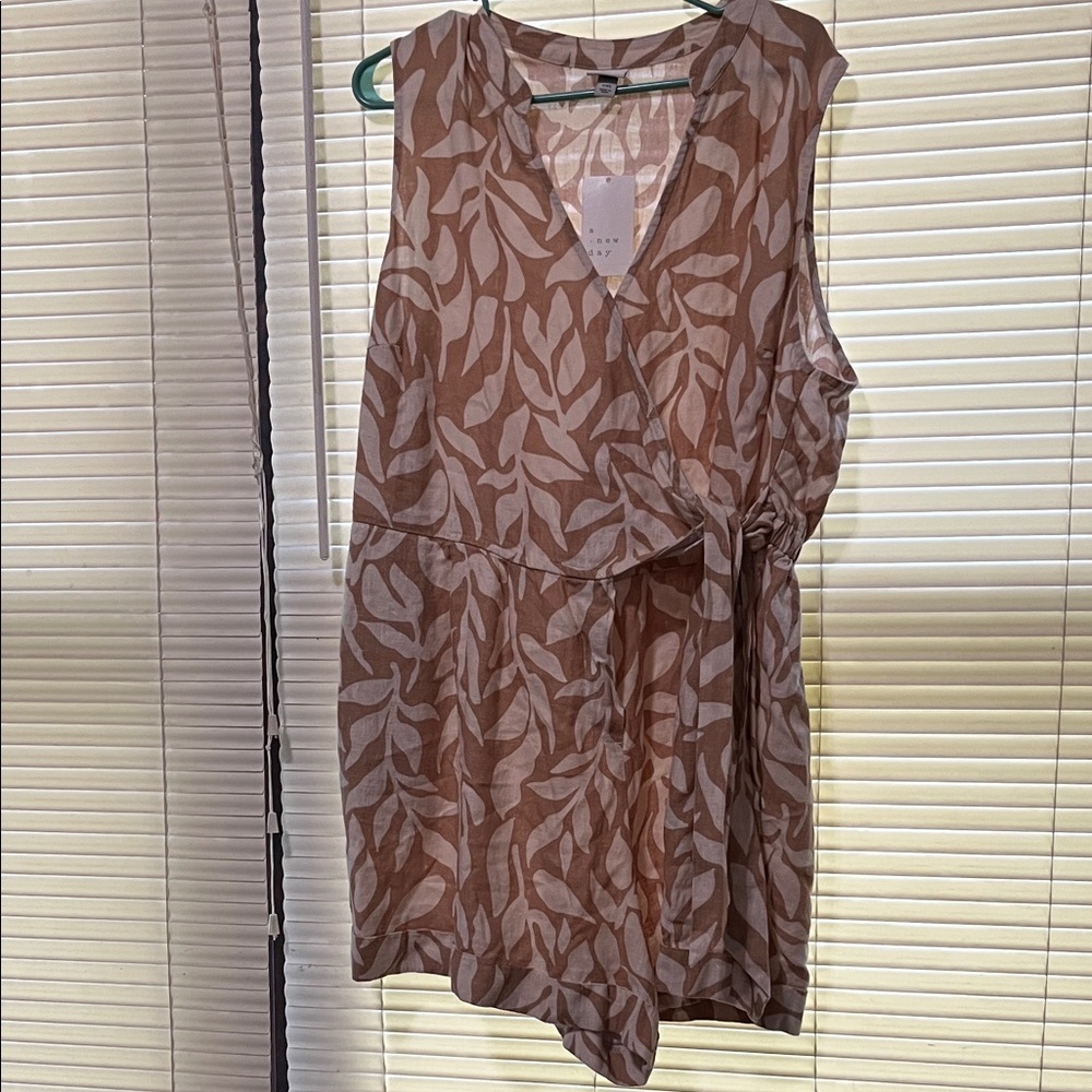 a new day Taupe & Cream Leaf-Print Wrap romper shorts xxl NWT
